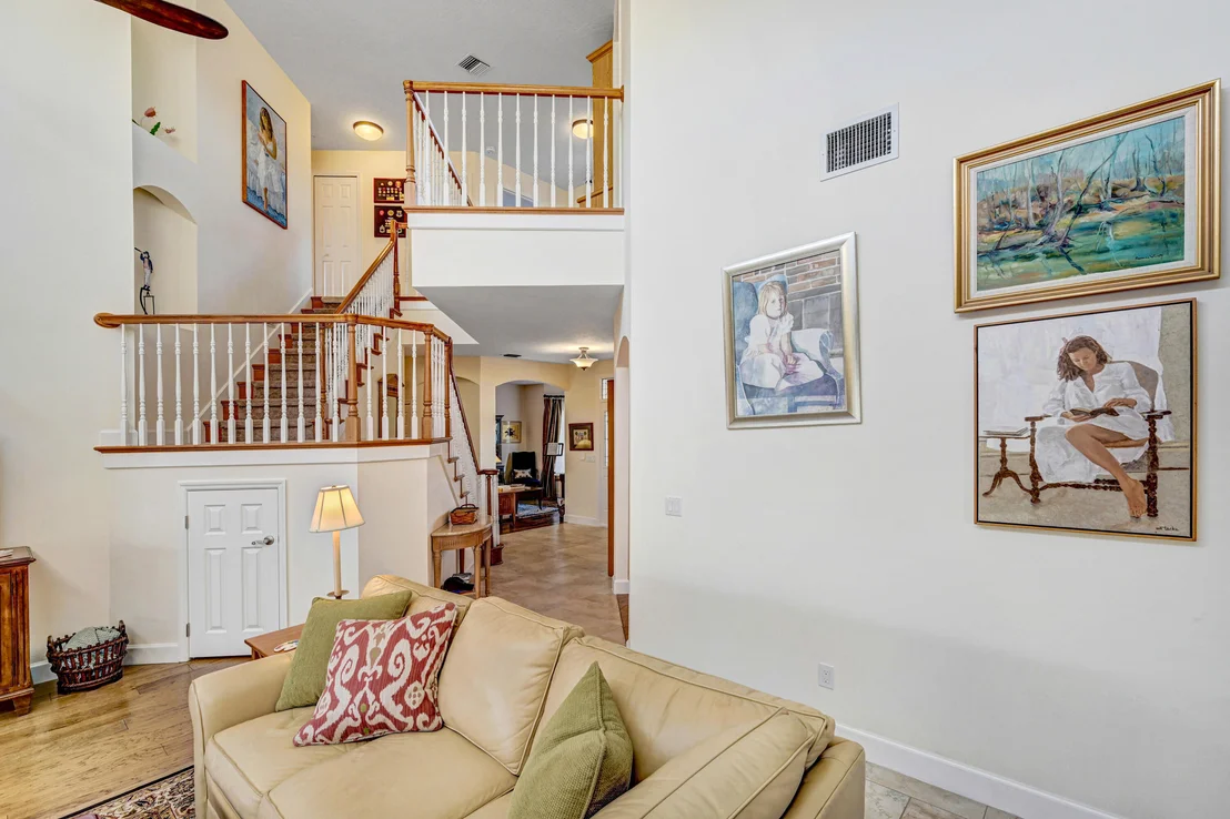 Photo of 225 Ormond Drive S