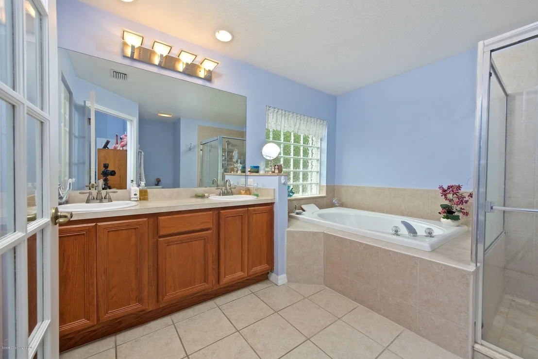 Photo of 706 La Veta Drive