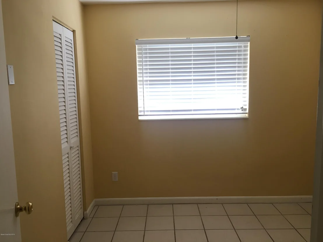 Photo of 546 Louvre Drive