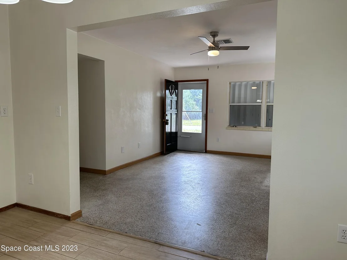 Photo of 300 Tulip Lane