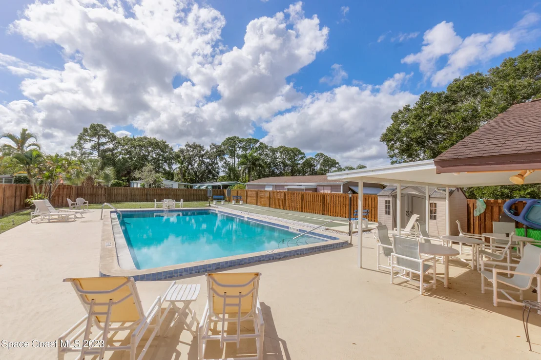 Photo of 4423 Twin Lakes Drive