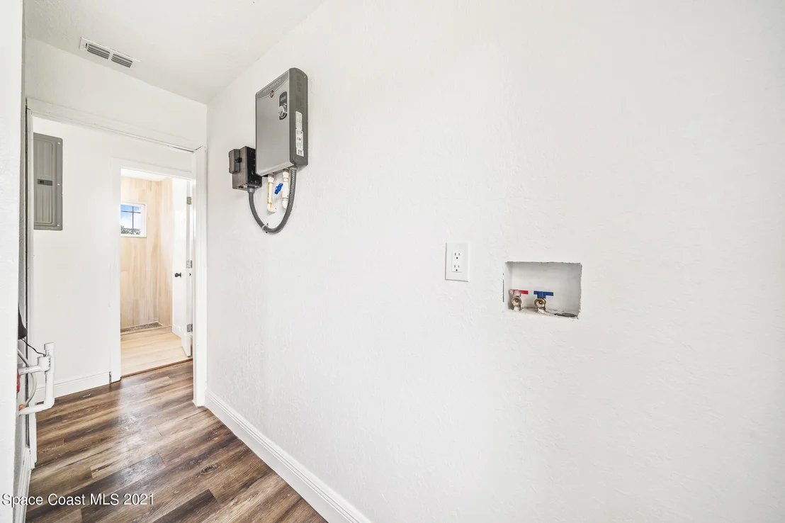 Photo of 1161 Wild Rose Drive NE