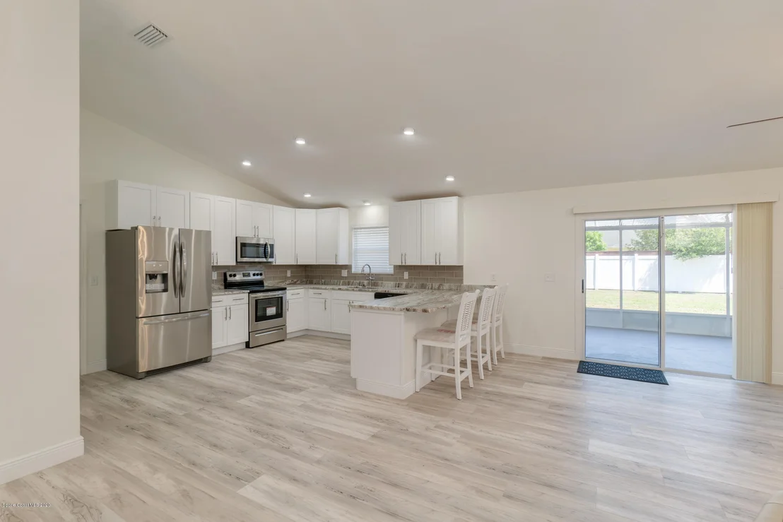 Photo of 7780 Sheridan Road