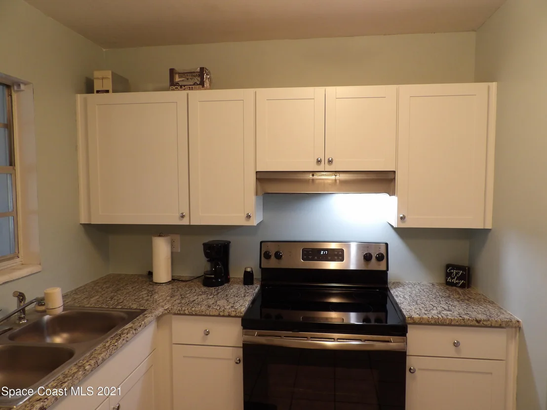 Photo of 797 Bianca Drive NE