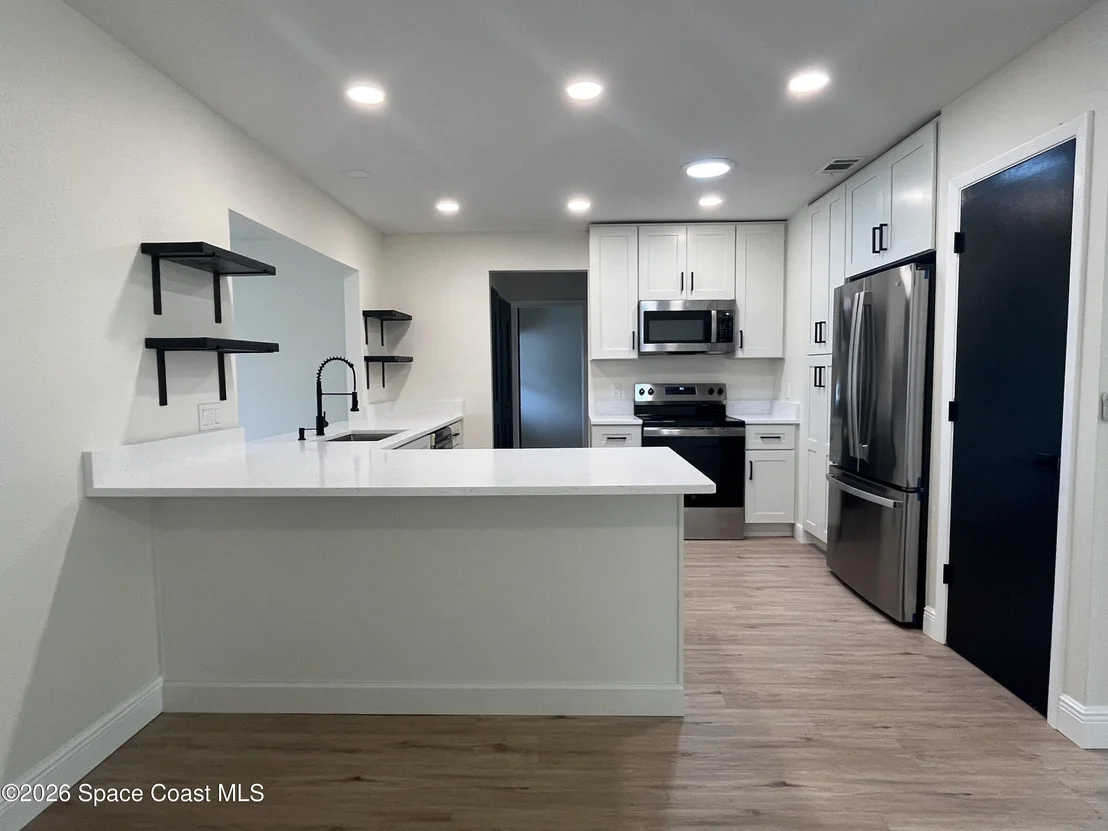 Photo of 1171 Riviera Drive NE