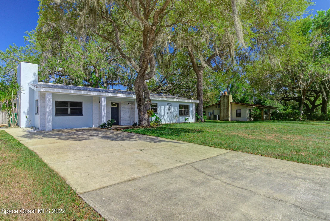 Photo of 2777 Pine Avenue