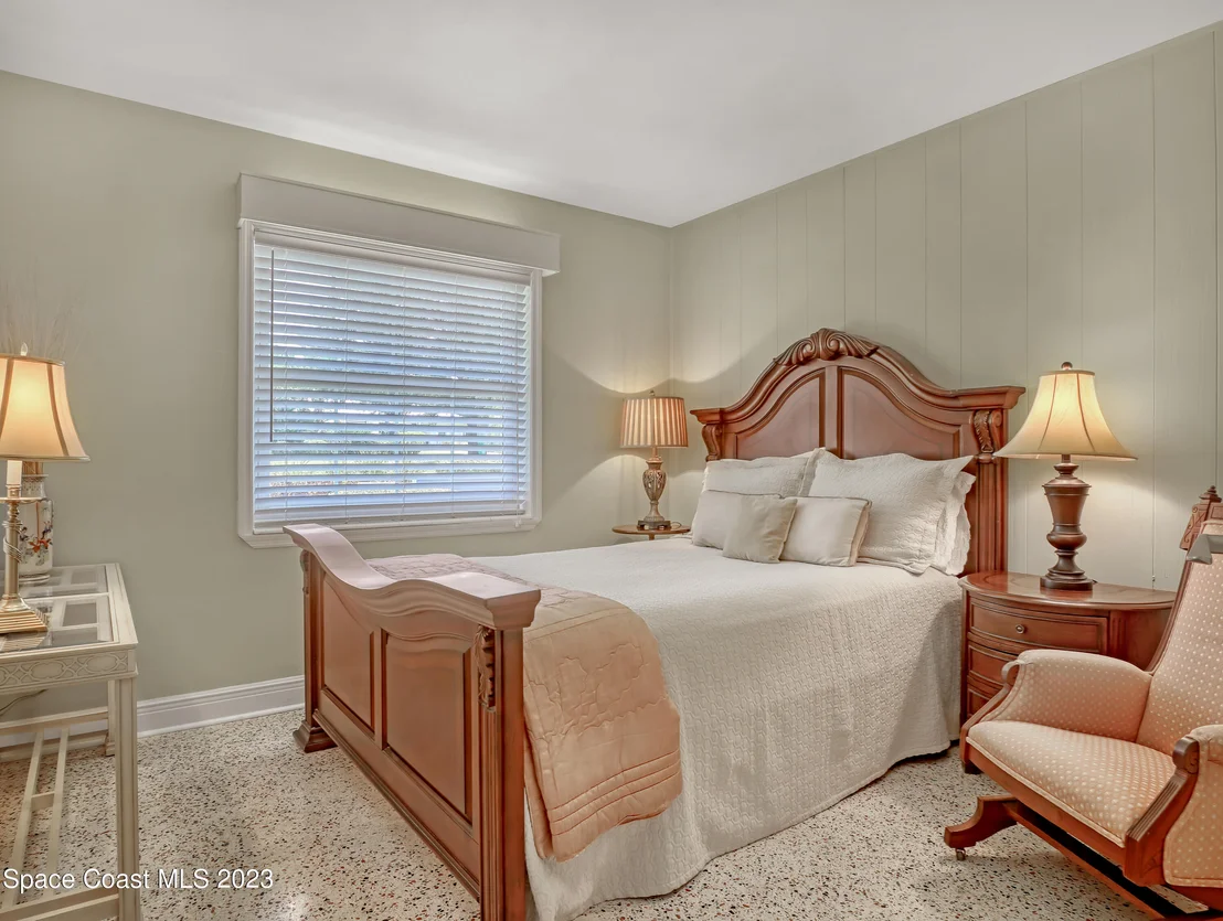 Photo of 972 W Whitmire Drive