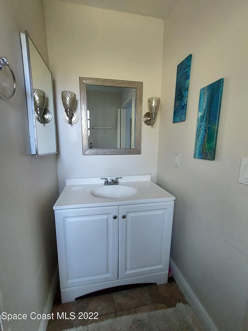 Photo of 1423 Cindy Circle NE