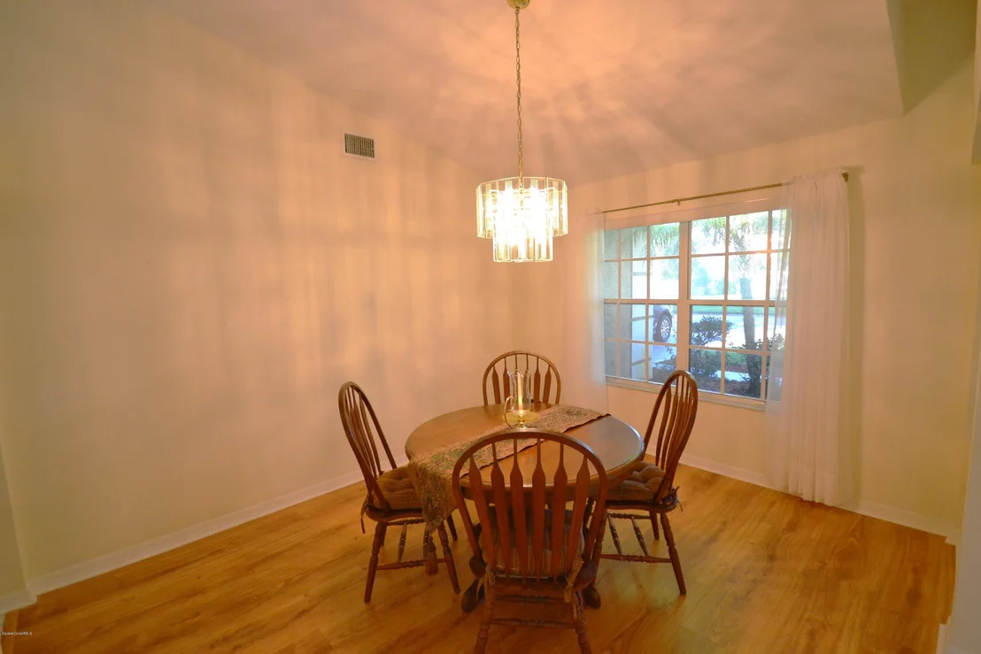 Photo of 2093 Lionel Drive