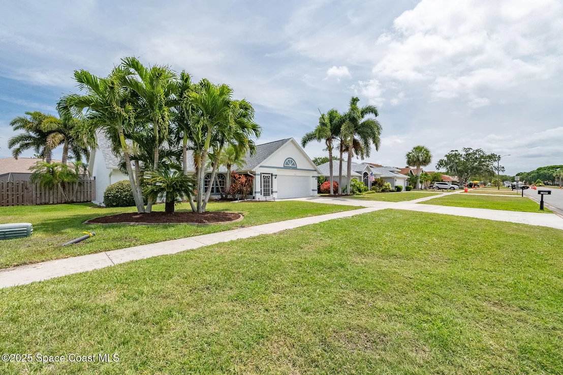 Photo of 1909 Crane Creek Boulevard