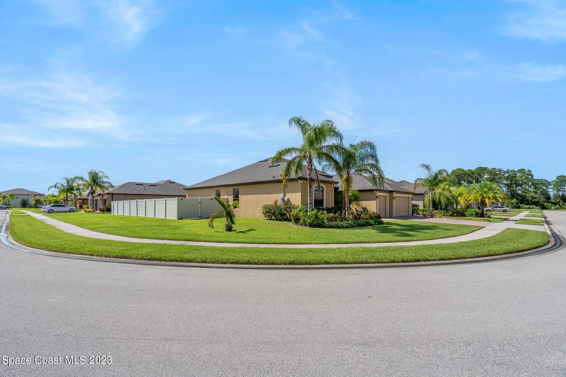 Photo of 3380 Watergrass Street