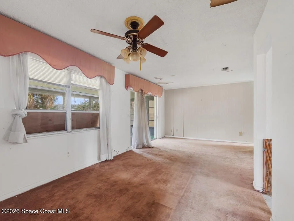 Photo of 1076 Madrid Road