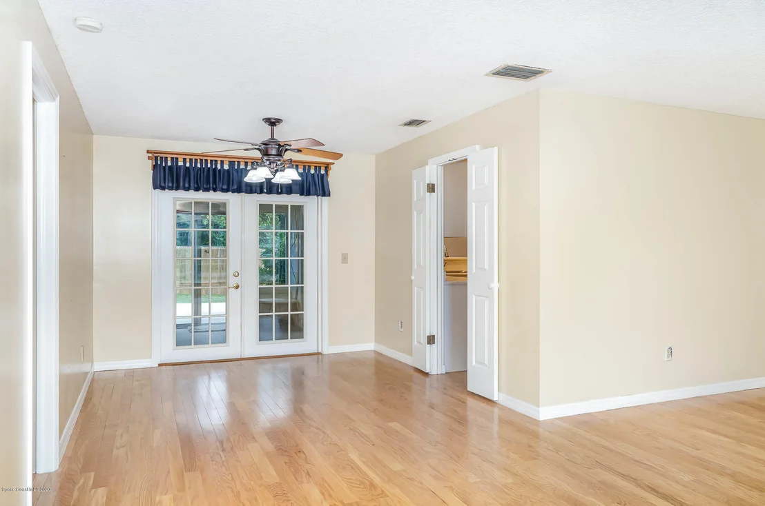 Photo of 2762 School Drive NE