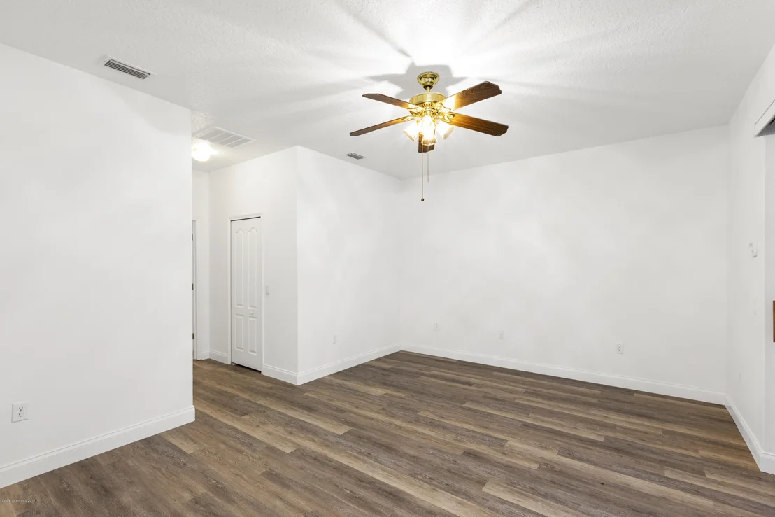 Photo of 1600 Bridgeport Circle