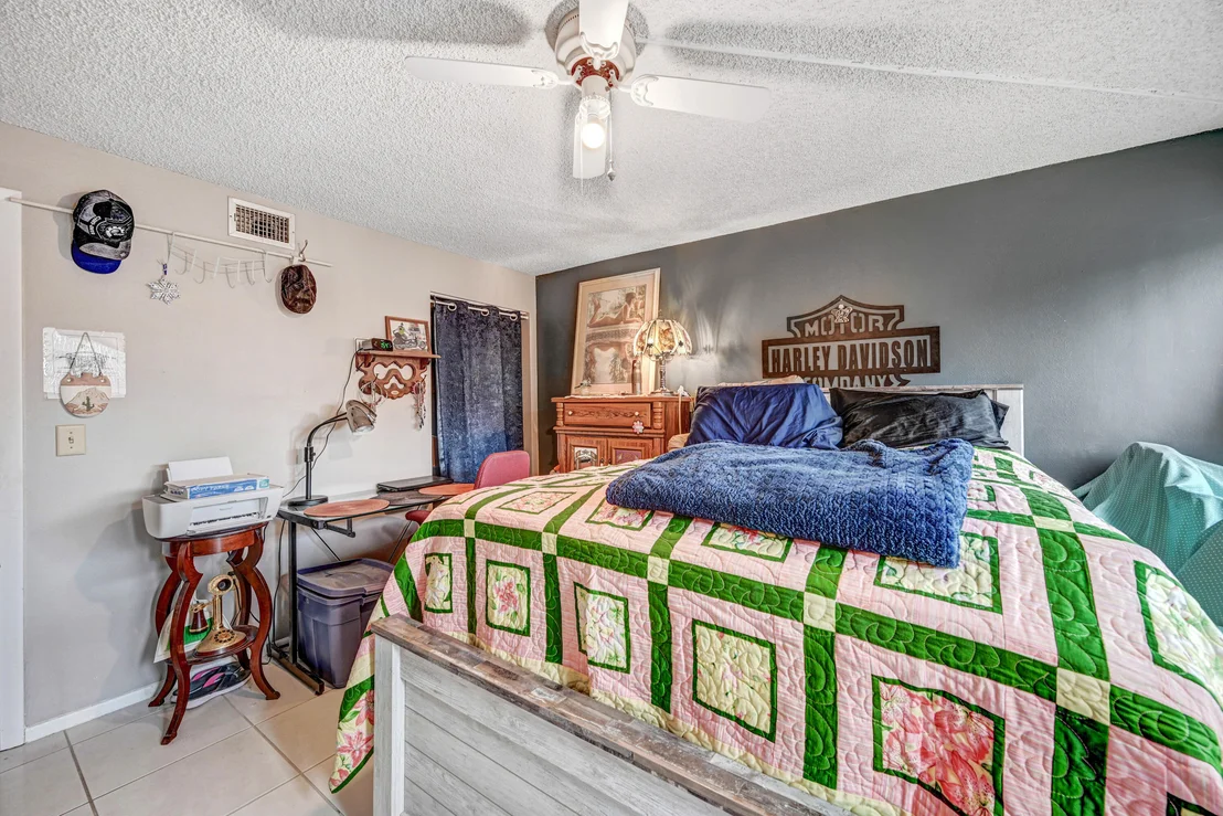 Photo of Unit 4H at 2500 Eagle Drive