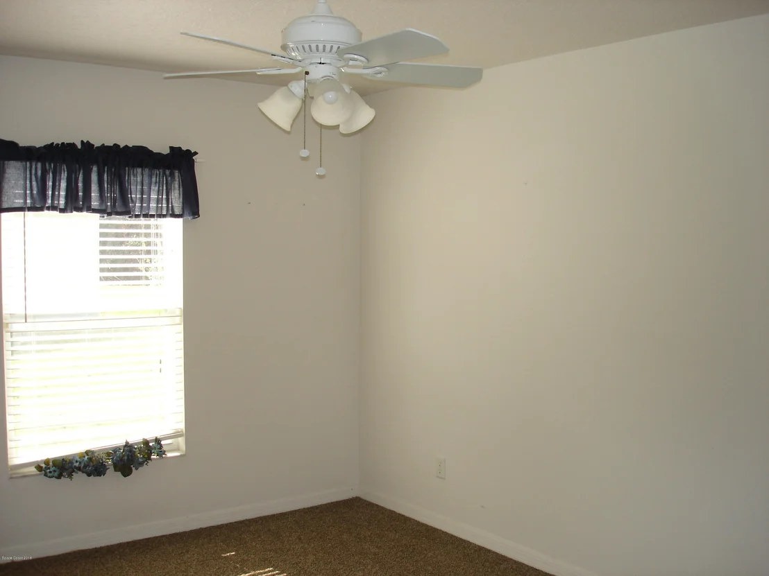 Photo of 1050 NE Pine Creek Circle NE