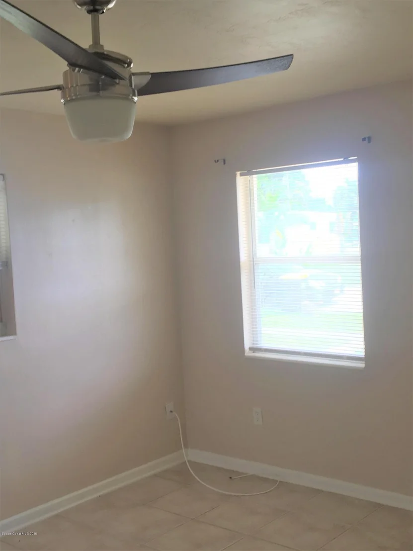 Photo of 1042 Cable Lane NE