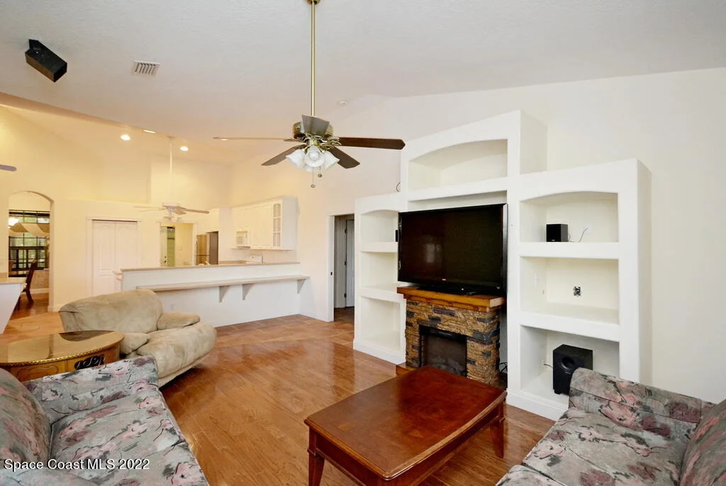 Photo of 3190 Aurora Road