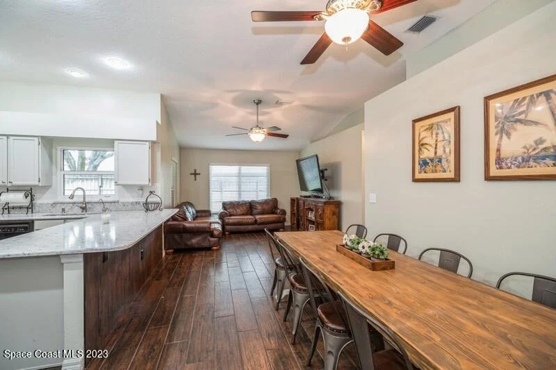 Photo of 948 Whisperoak Drive
