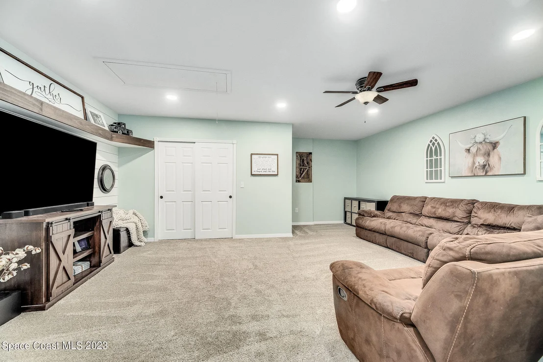 Photo of 6607 Crest Avenue