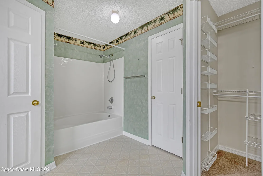 Photo of 1004 Kingfisher Way