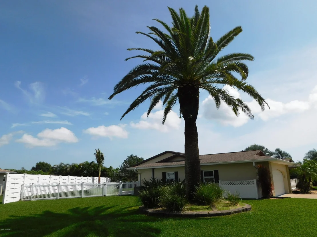 Photo of 909 Waialae Circle NE