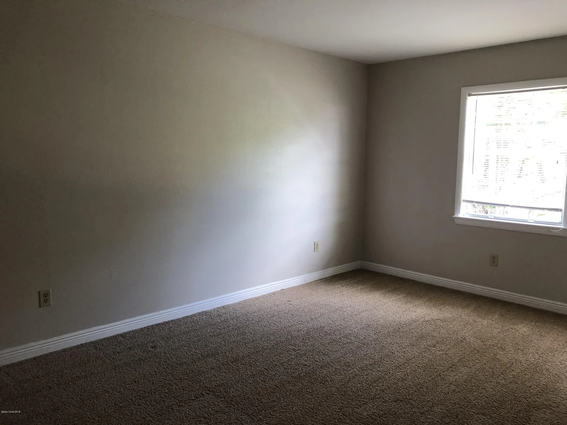 Photo of 949 Beach Lane