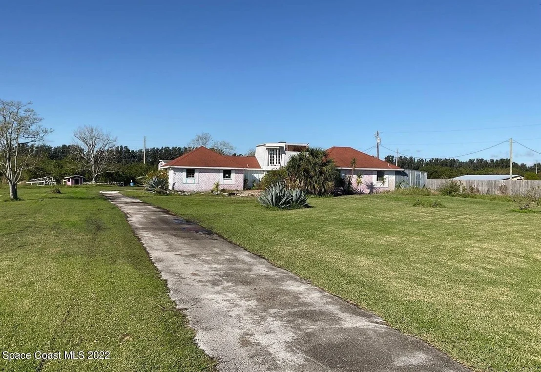 Photo of 1455 Martin Road