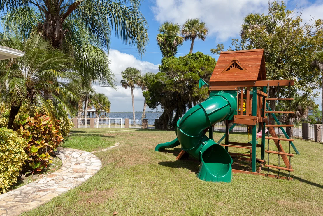 Photo of 3447 Indian River Drive N