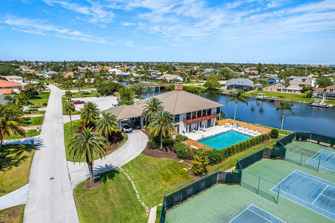 Photo of 268 Lanternback Island Drive
