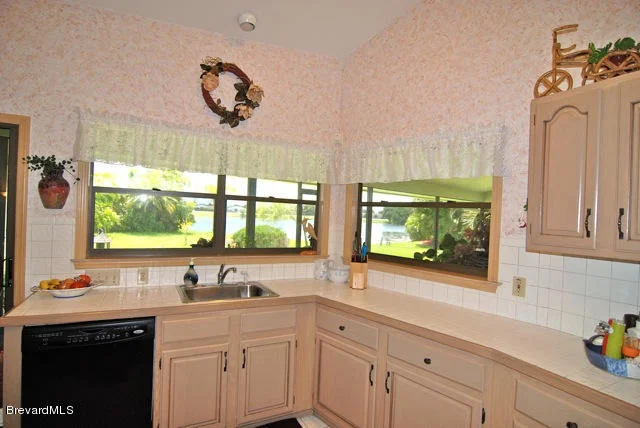 Photo of 694 Rossmoor Circle