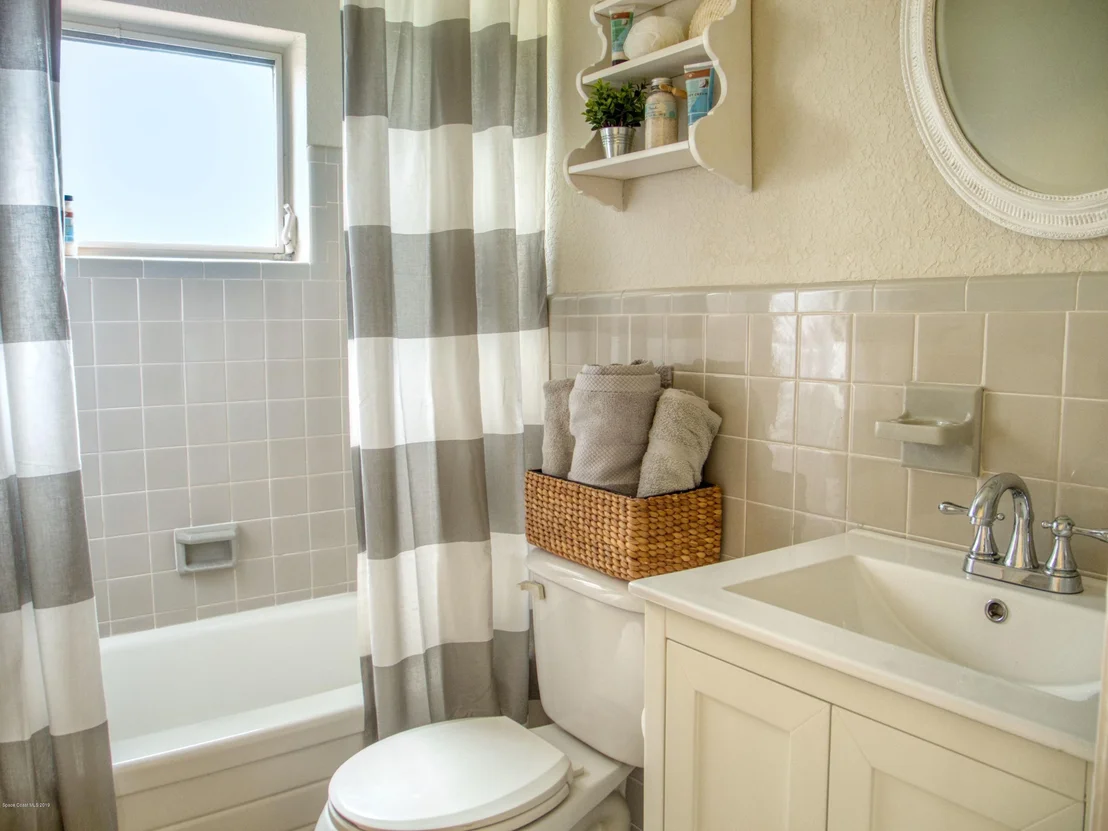 Photo of 220 Melaleuca Drive