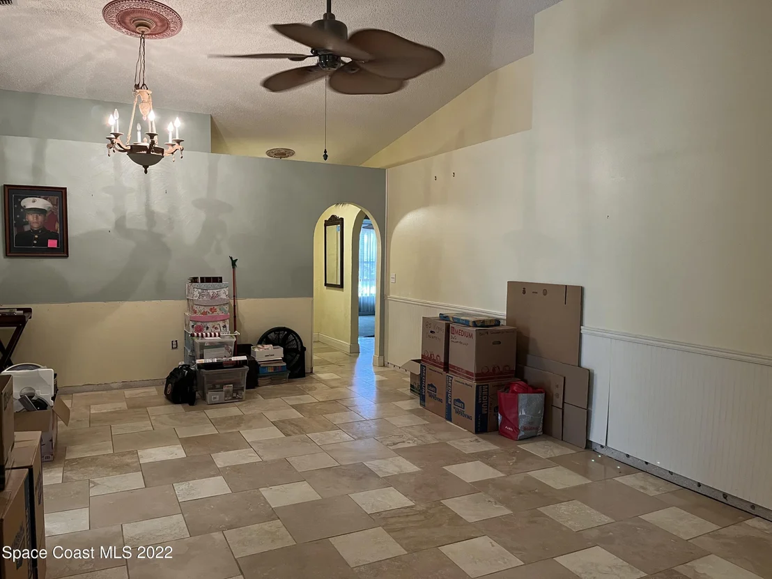 Photo of 1199 White Oak Circle
