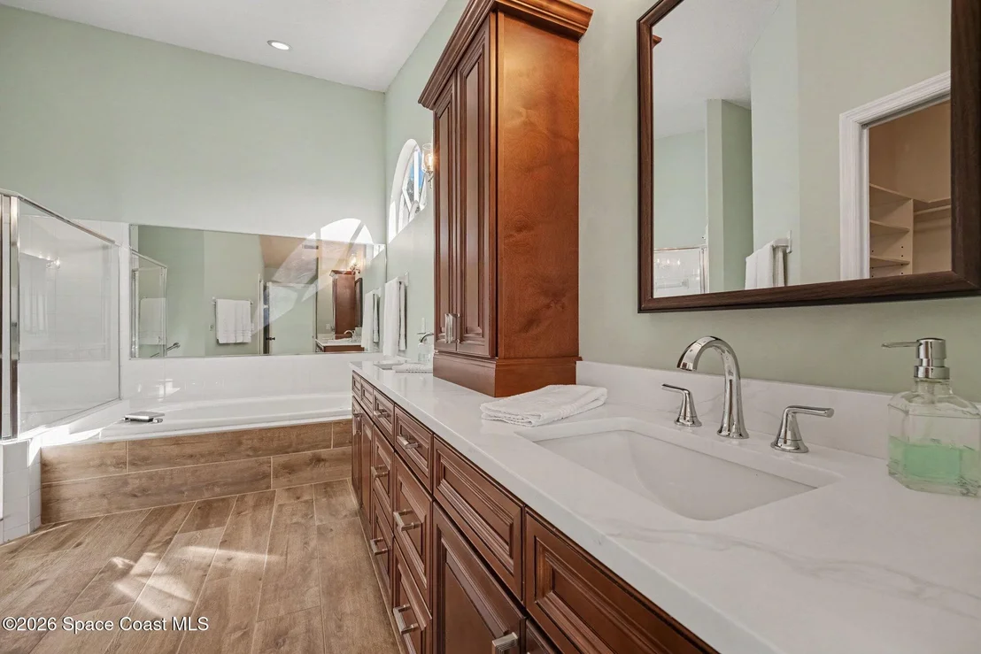 Photo of 804 Spanish Cove Drive NW