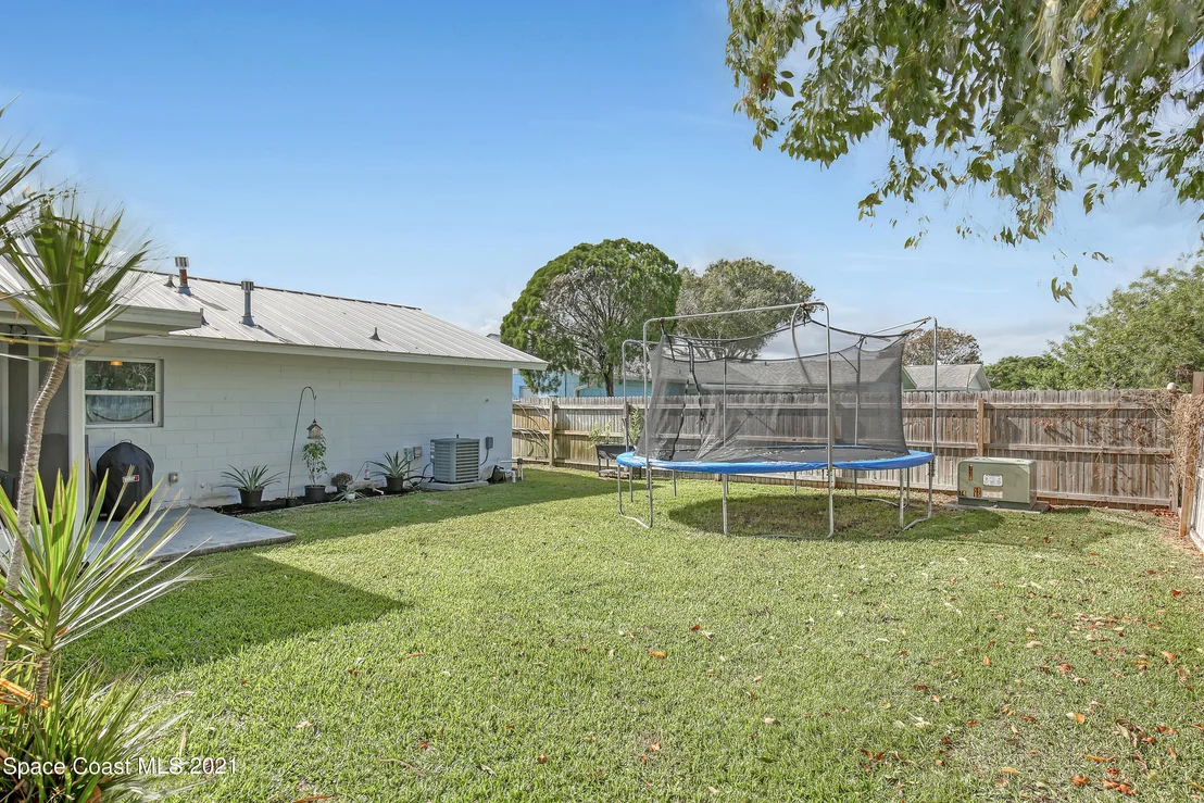 Photo of 2560 Corbusier Drive