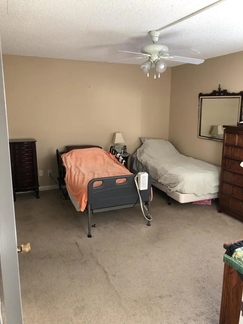 Photo of Unit 202 at 3213 Murrell Road