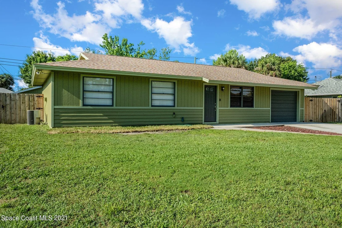 Photo of 1015 Hibiscus Street