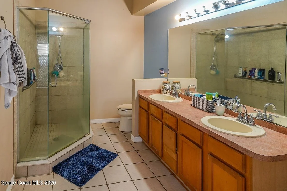 Photo of 913 Whisperoak Drive
