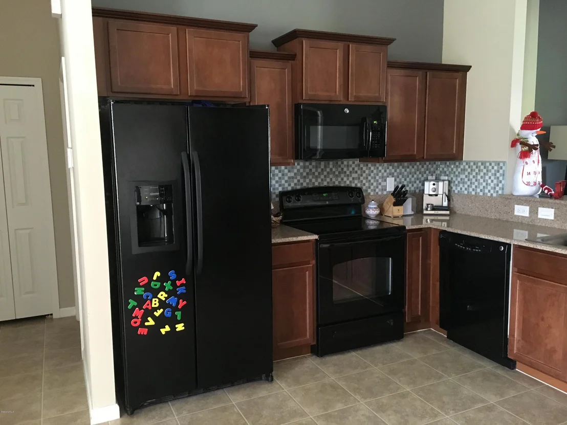 Photo of 325 SE Abernathy Circle