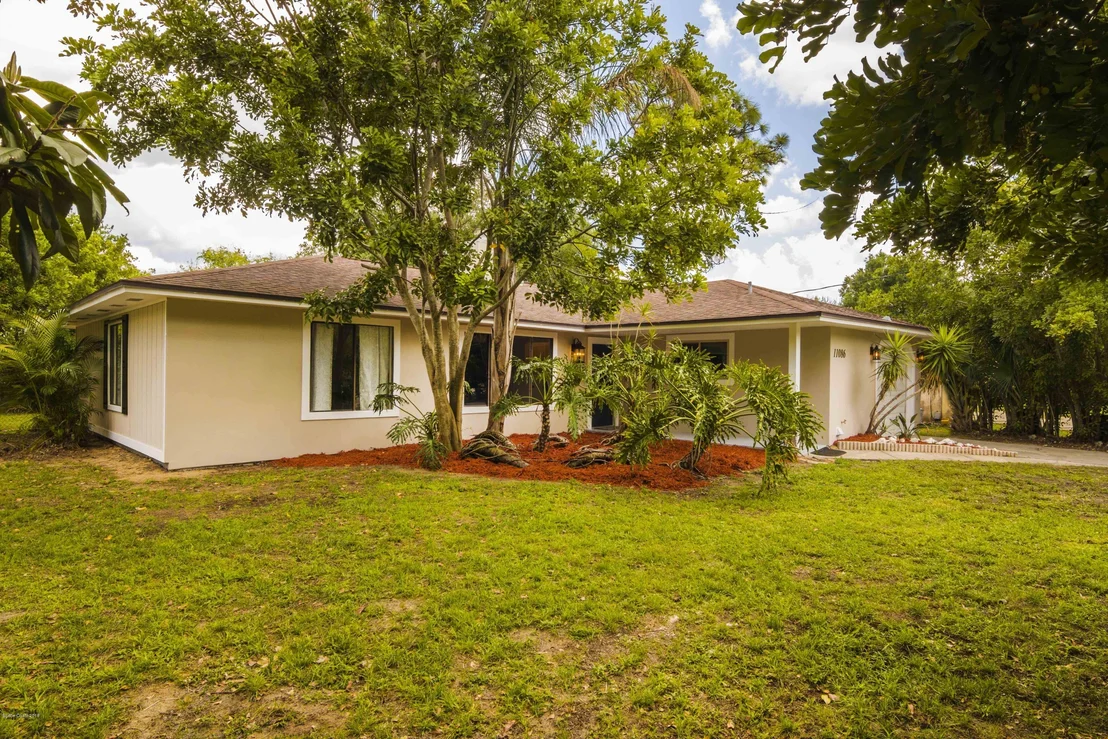 Photo of 11086 Roseland Road