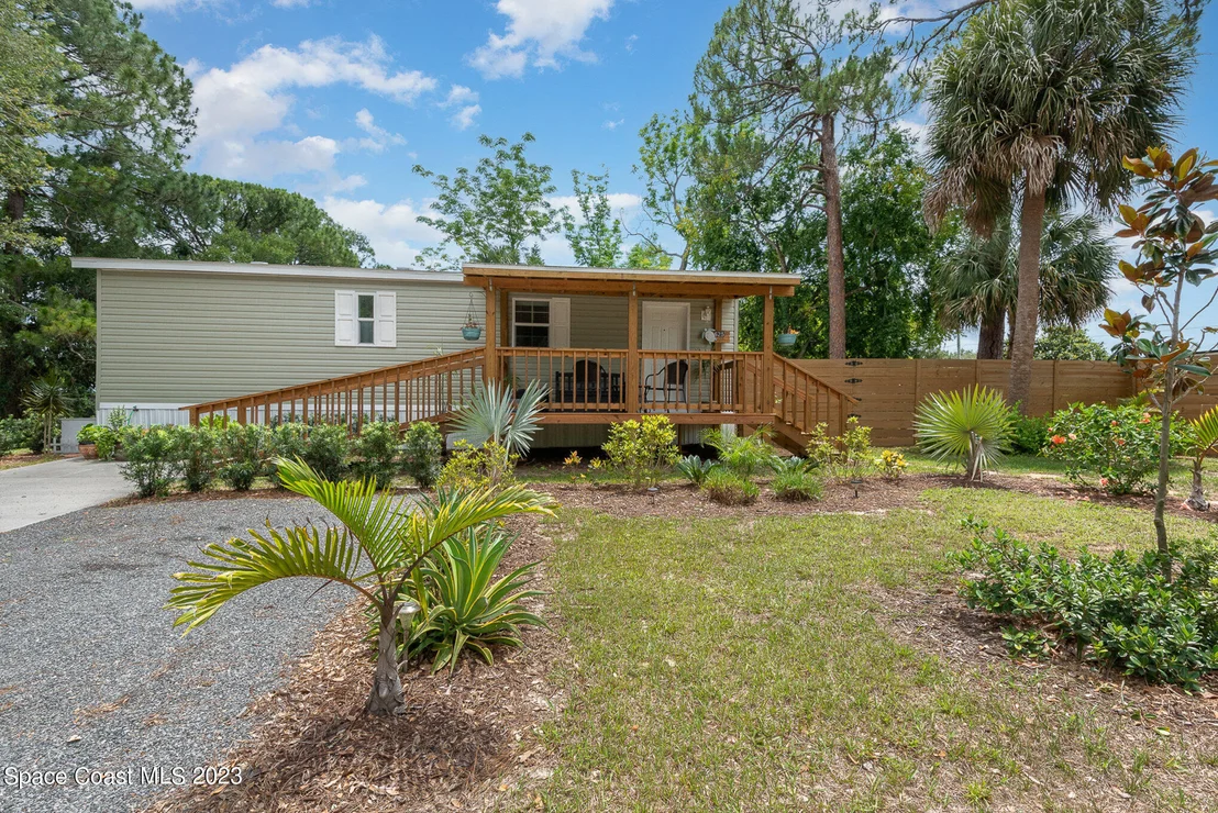 Photo of 625 Maple Place