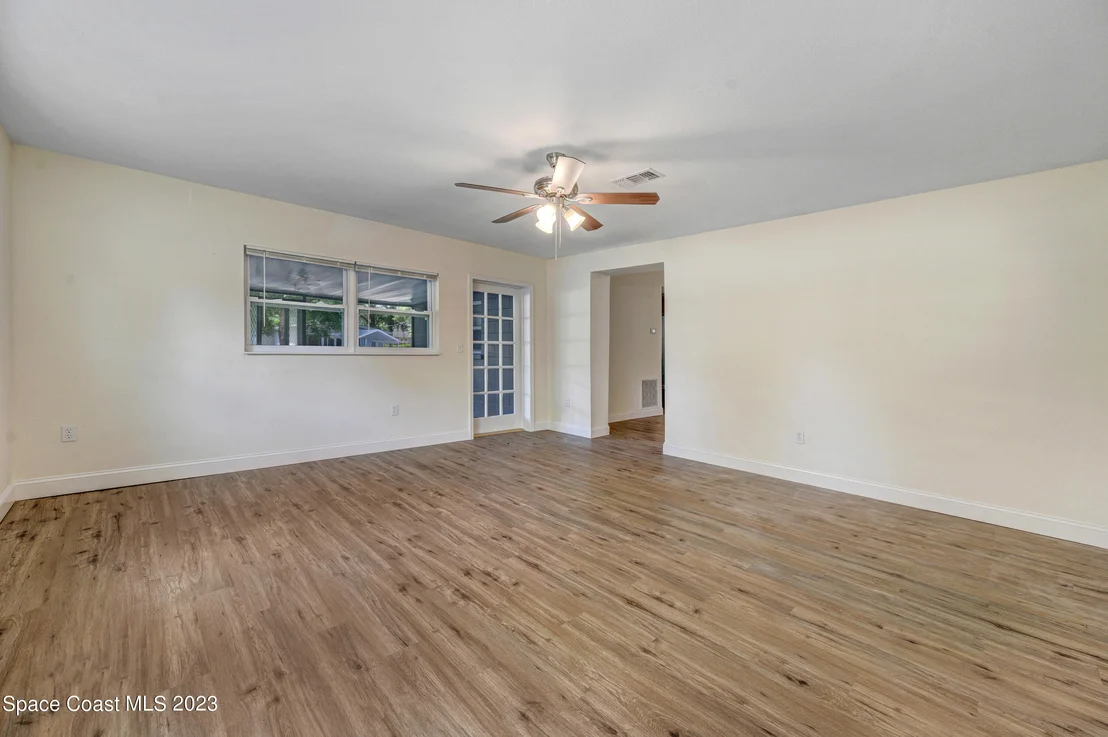 Photo of 5720 Travis Street