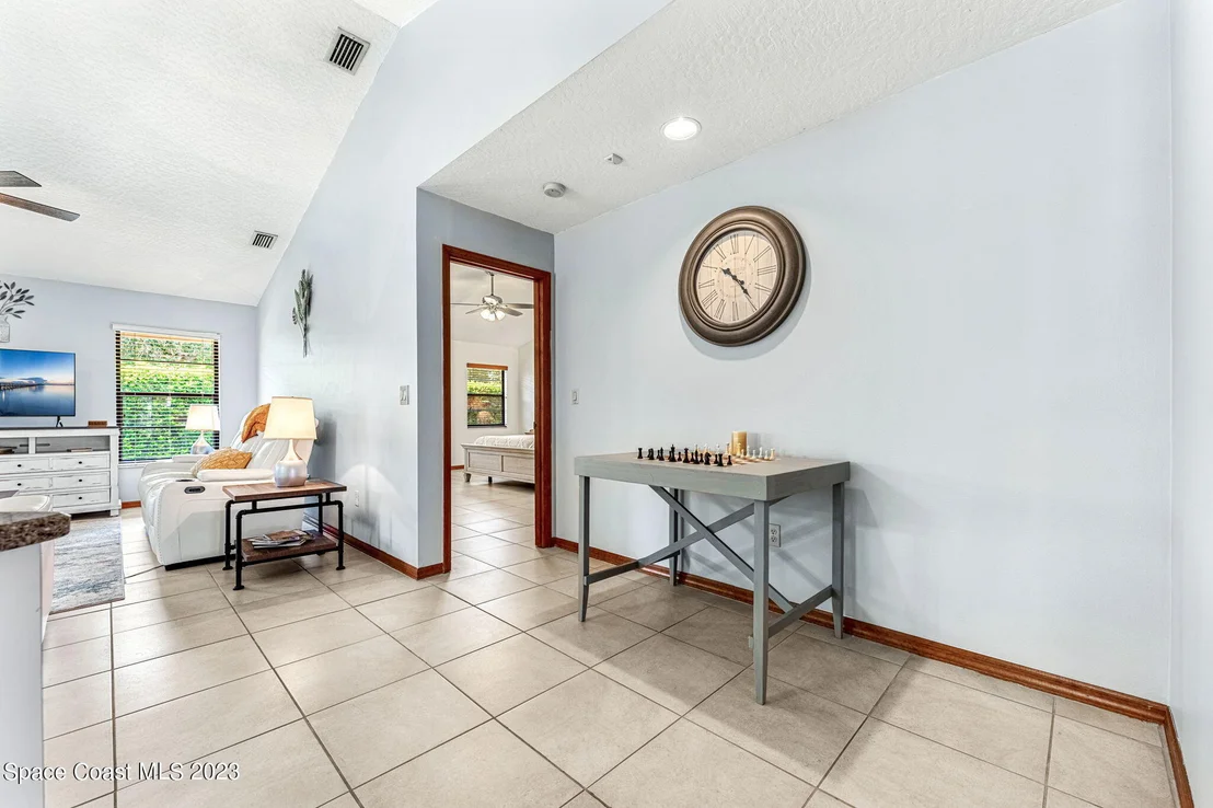 Photo of 885 Ridge Lake Drive