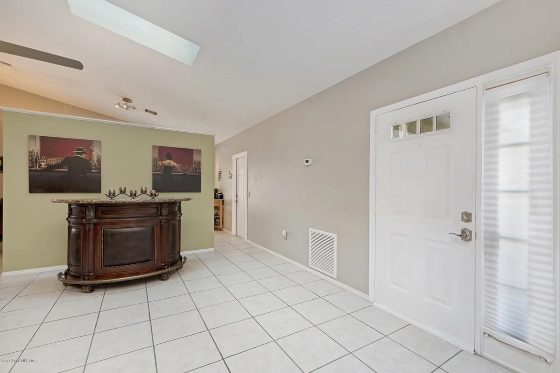Photo of 1632 Clover Circle