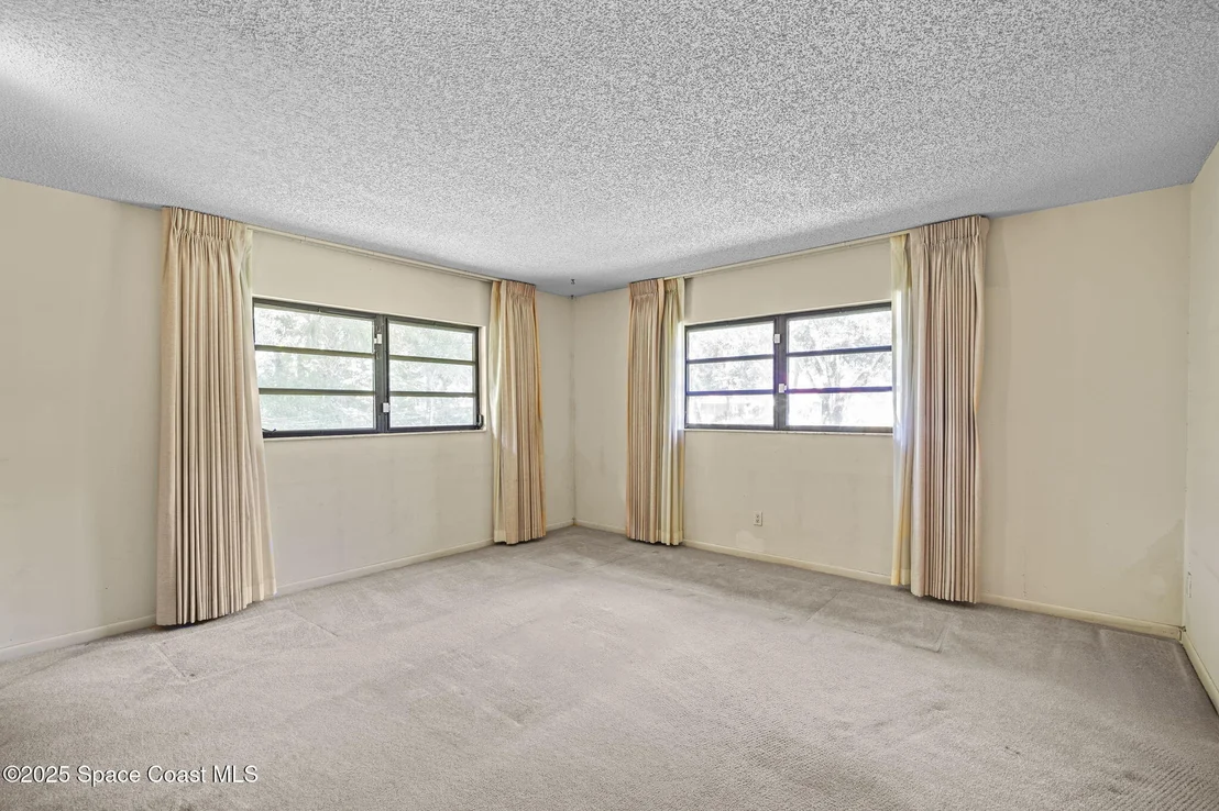 Photo of 1185 Ashlyn Drive