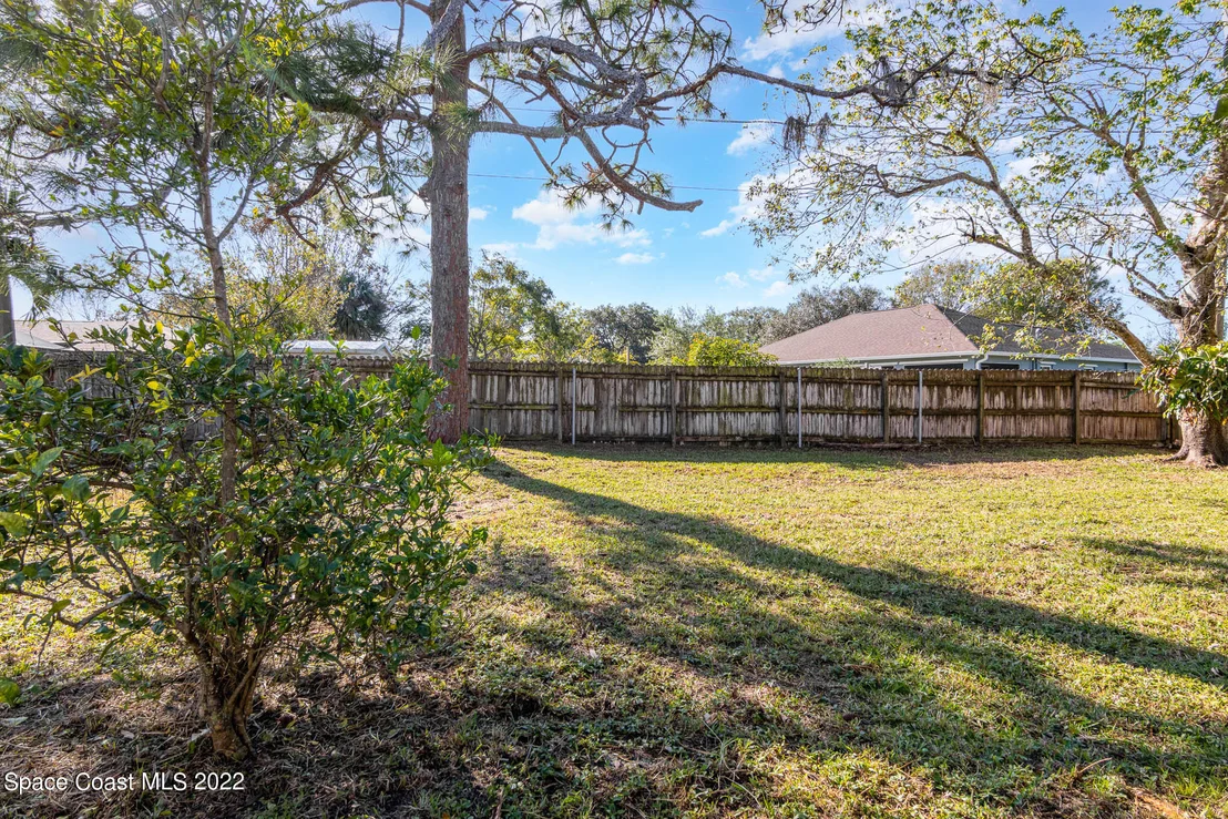 Photo of 1060 Emerald Road SE