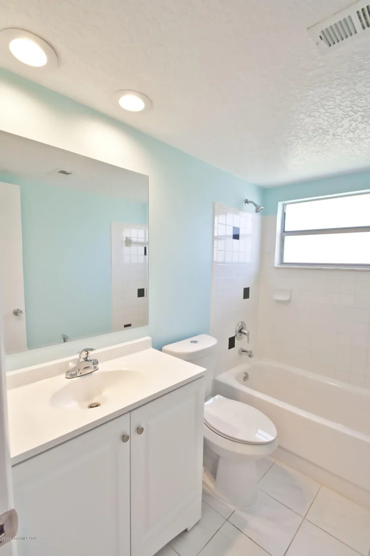 Photo of 878 Kings Post Road