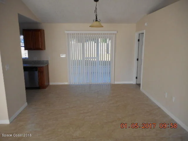 Photo of 5390 Holden Road