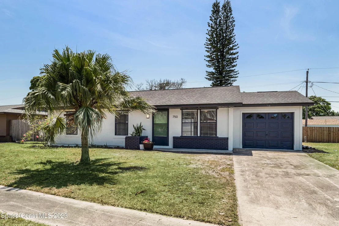 Photo of 750 Cobblestone Lane NE
