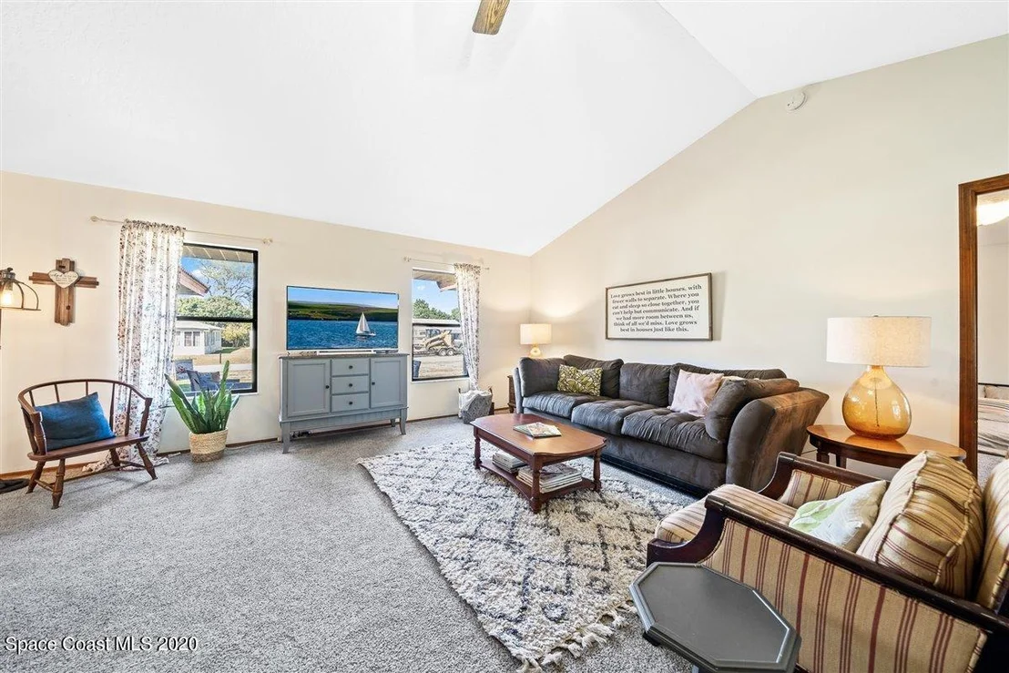 Photo of 4887 Chicago Street